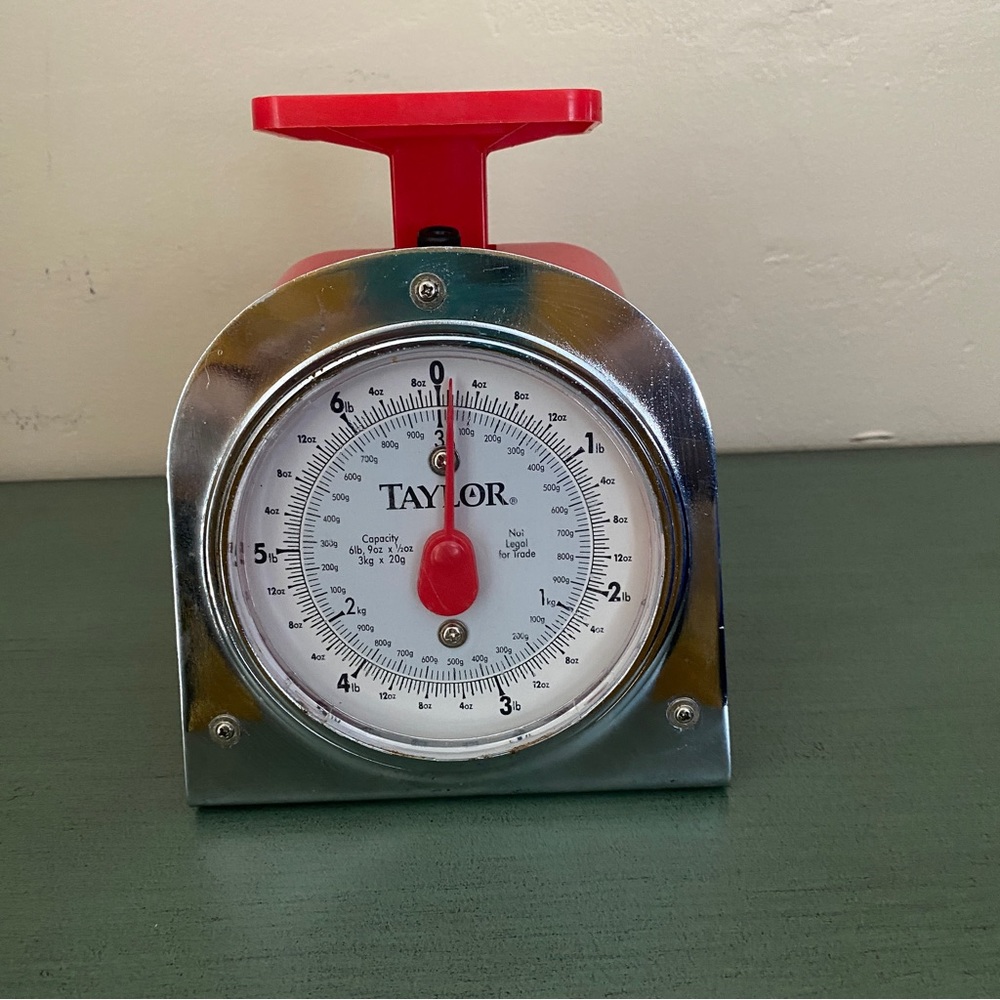 Taylor postal scale. 6-1/2 lb capacity. Vintage. Metal/ plastic. Works great.